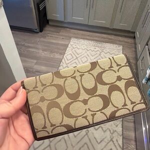 Coach Signature Canvas Slim Checkbook Wallet – Khaki / Brown w/ Pink Interior